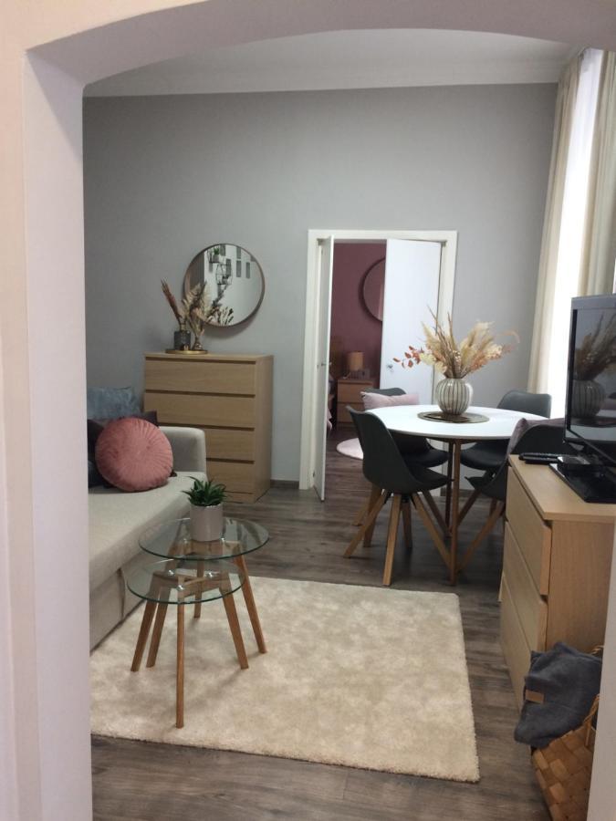 Magnolia Apartman Sopron Exterior foto